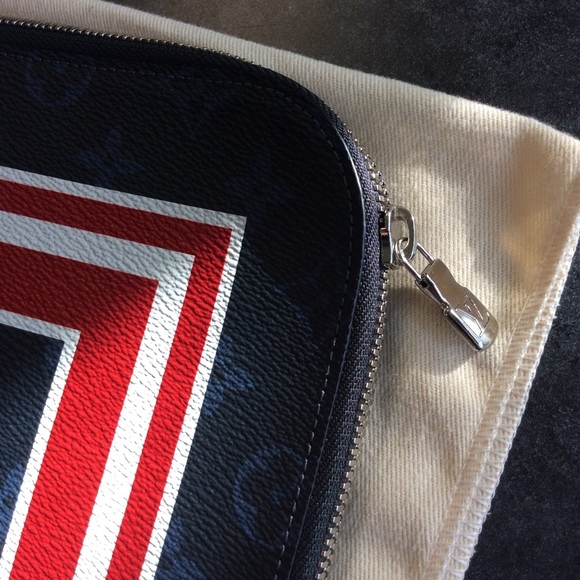 Louis Vuitton Other - 🆕 LV Pochette Jour